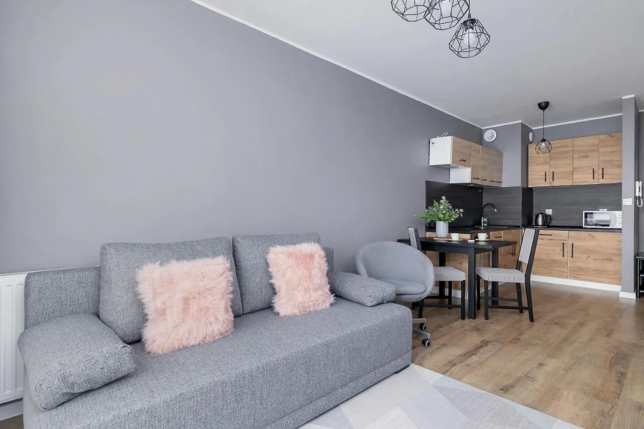 Comfy Apartment Pachonskiego With Parking In Krakow By Noclegi Renters 0*,  פולין